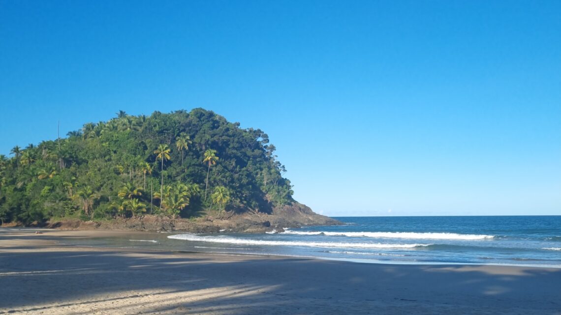 O país de onde caem as sombras